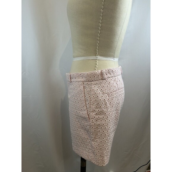 BANANA REPUBLIC Women’s Light Pink Eyelet shorts size 2 - Picture 10 of 11